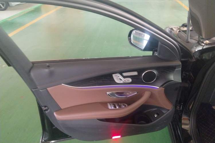 Used Mercedes-Benz E-Class 2022 E 260 Stylish Sports Edition Interior 7