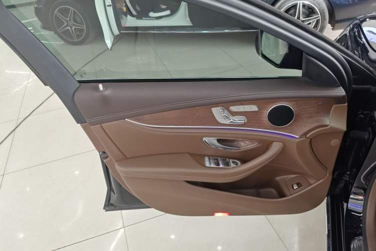Used Mercedes-Benz E-Class 2022 Updated E 300 L Stylish Edition Interior 7