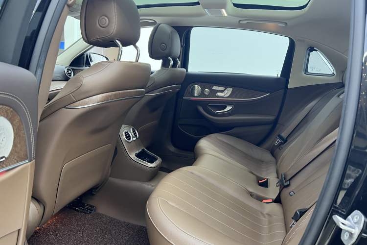 Used Mercedes-Benz E-Class 2022 Revised Version E 300 L Luxury Edition Interior 7