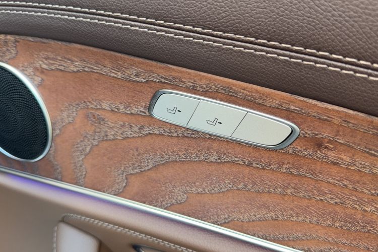 Used Mercedes-Benz E-Class 2022 Second Facelift E 300 L Fashion Edition Interior 7