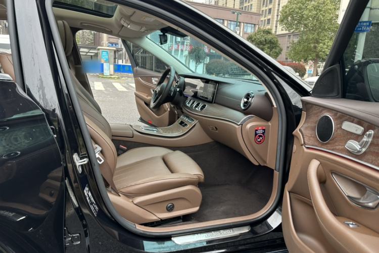 Used Mercedes-Benz E-Class 2022 Second Facelift E 300 L Fashion Edition Interior 7