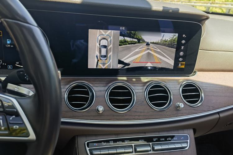 Used Mercedes-Benz E-Class 2022 Updated E 300 L Stylish Edition Interior 7