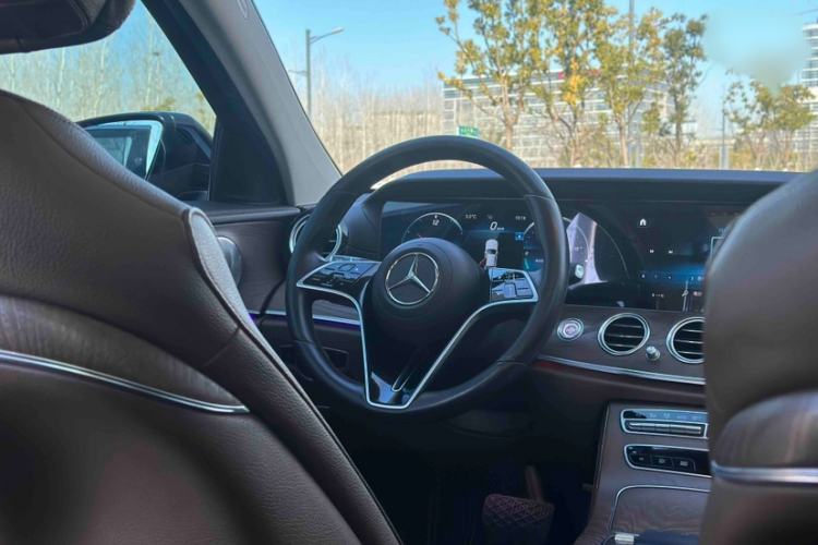Used Mercedes-Benz E-Class 2022 E 300 L Luxury Model Interior 7