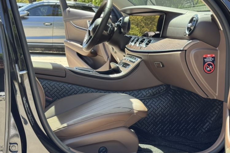 Used Mercedes-Benz E-Class 2022 Revised Version E 300 L Luxury Edition Interior 8
