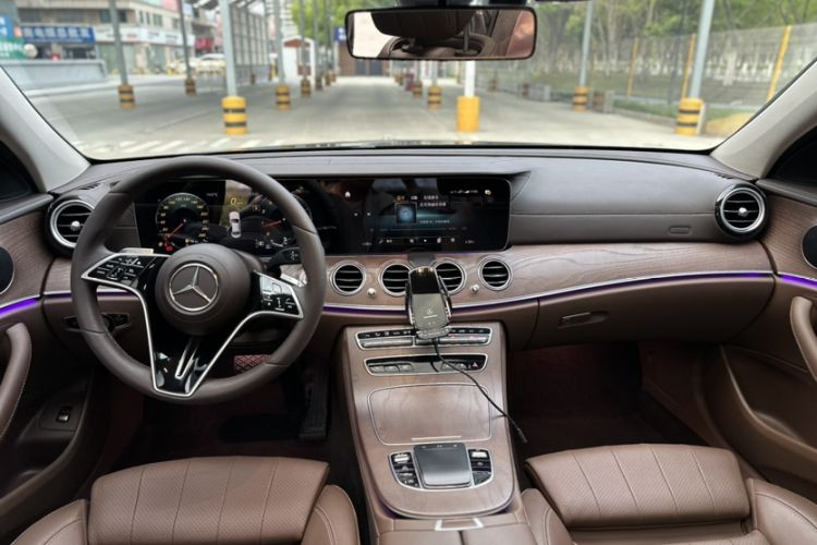 Used Mercedes-Benz E-Class 2022 E 260 L Interior 8