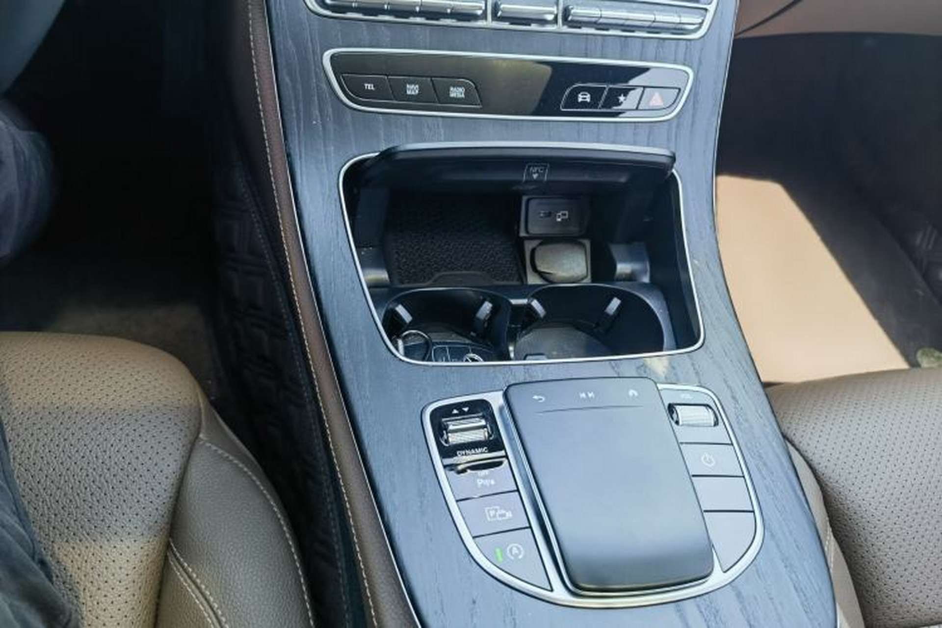 Used Mercedes-Benz E-Class 2022 Revised Version E 300 L Sporty and Stylish Edition Interior 8