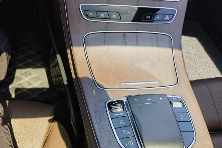 Used Mercedes-Benz E-Class 2022 Updated E 300 L Stylish Edition Interior 8