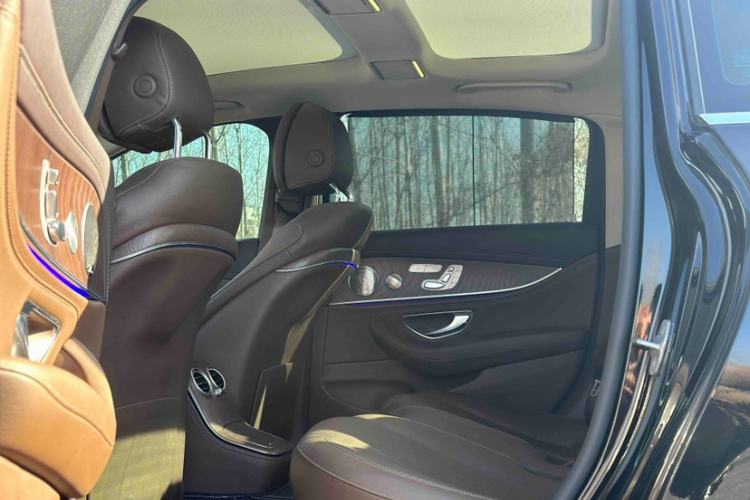 Used Mercedes-Benz E-Class 2022 E 300 L Luxury Model Interior 8