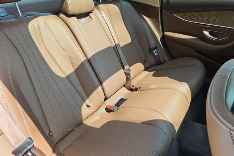 Used Mercedes-Benz E-Class 2022 Revised Version E 300 L Fashion Edition Interior 9