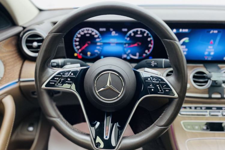 Used Mercedes-Benz E-Class 2022 Second Facelift E 300 L Luxury Edition Interior 9