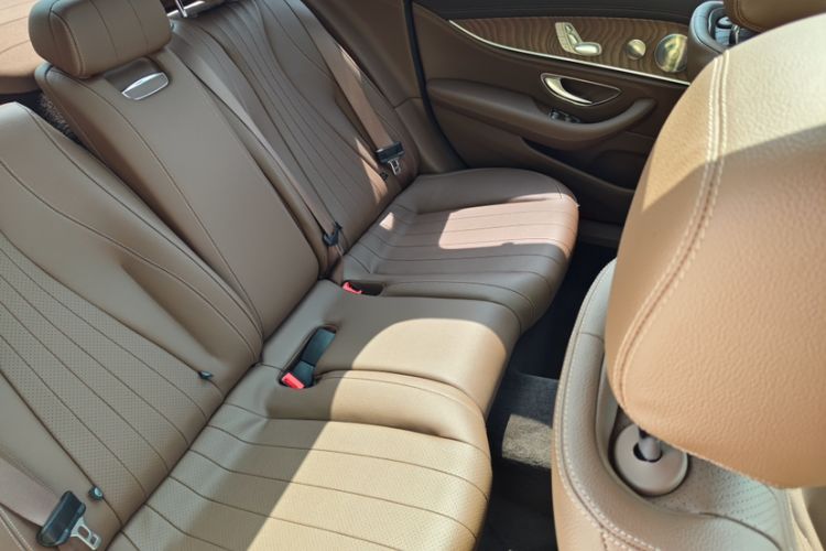 Used Mercedes-Benz E-Class 2022 Second Facelift E 300 L Luxury Edition Interior 9
