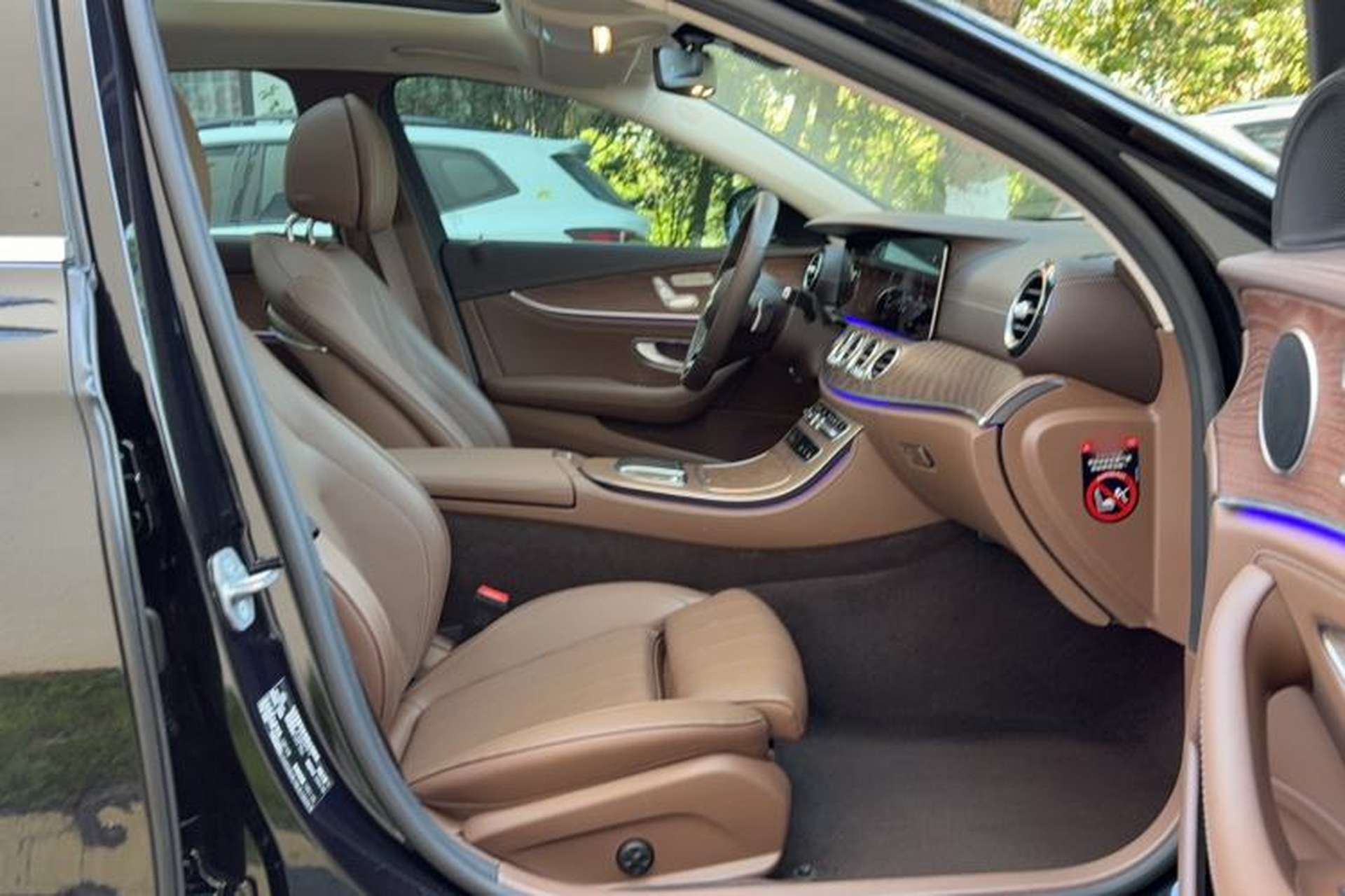 Used Mercedes-Benz E-Class 2022 Second Facelift E 300 L Fashion Edition Interior 9