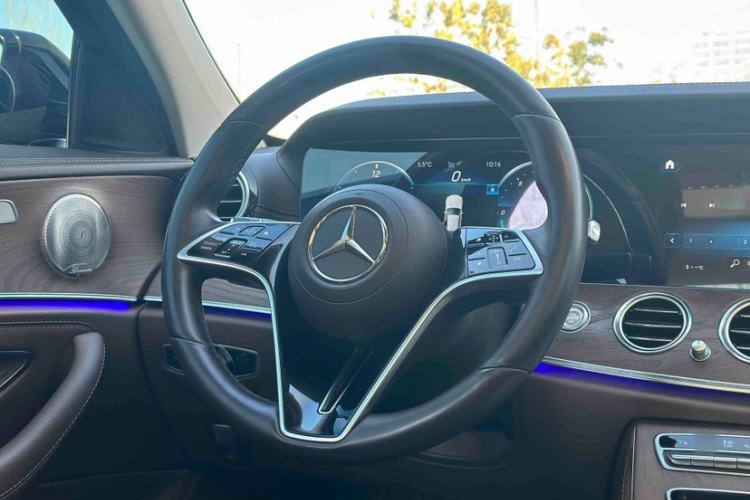 Used Mercedes-Benz E-Class 2022 E 300 L Luxury Model Interior 9