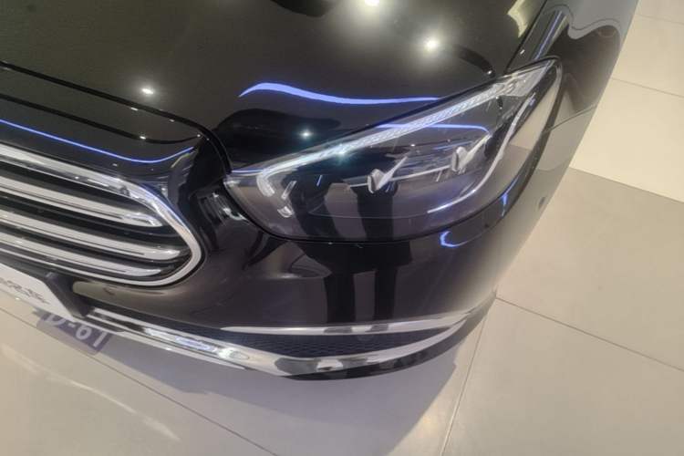 Used Mercedes-Benz E-Class 2022 Revised Version E 300 L Fashion Edition Left Front Headlight