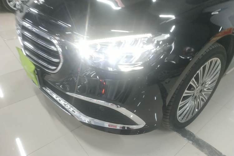 Used Mercedes-Benz E-Class 2022 Updated E 300 L Stylish Edition Left Front Headlight