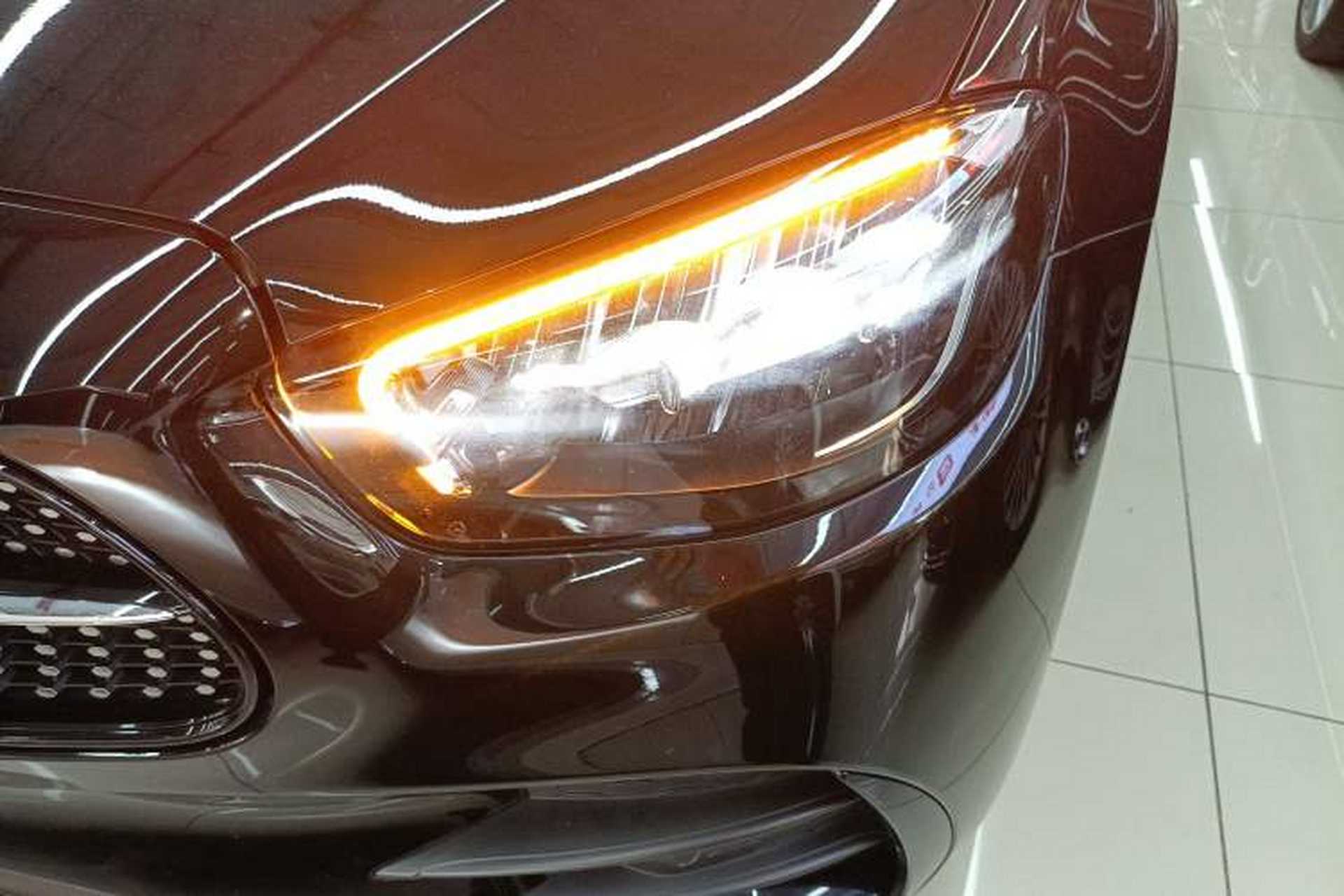 Used Mercedes-Benz E-Class 2022 Second Facelift E 300 L Sport Luxury Edition Left Front Headlight