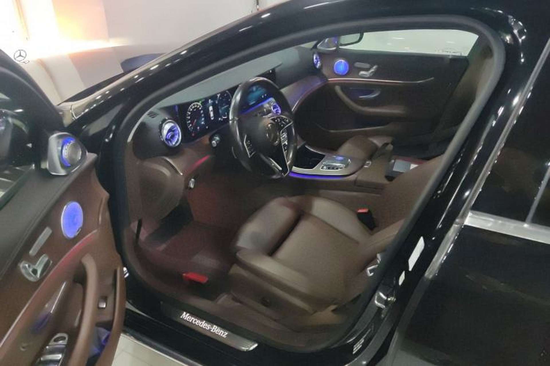 Used Mercedes-Benz E-Class 2022 Second Facelift E 300 L Fashion Edition Left Front Seat
