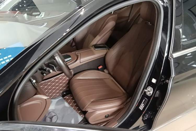 Used Mercedes-Benz E-Class 2022 Revised Version E 300 L Luxury Edition Left Front Seat