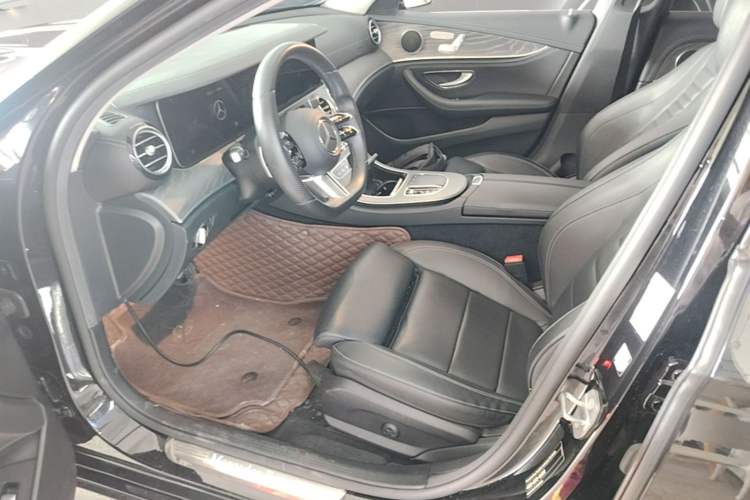 Used Mercedes-Benz E-Class 2022 Second Facelift E 300 L Sporty and Stylish Edition Left Front Seat