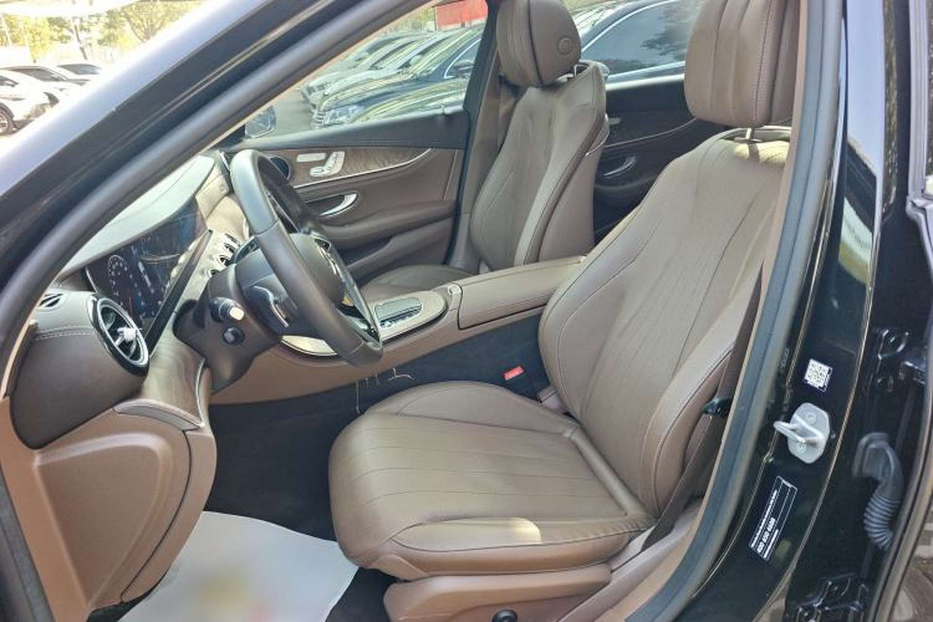 Used Mercedes-Benz E-Class 2022 Revised Version E 300 L Fashion Edition Left Front Seat