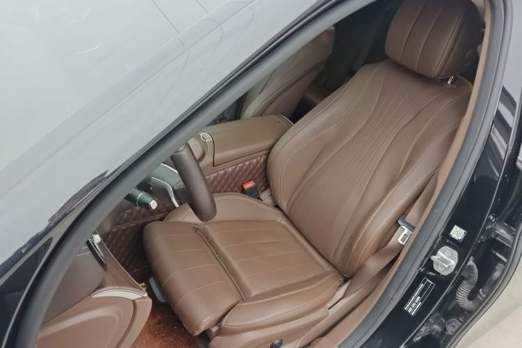 Used Mercedes-Benz E-Class 2022 Updated E 300 L Stylish Edition Left Front Seat
