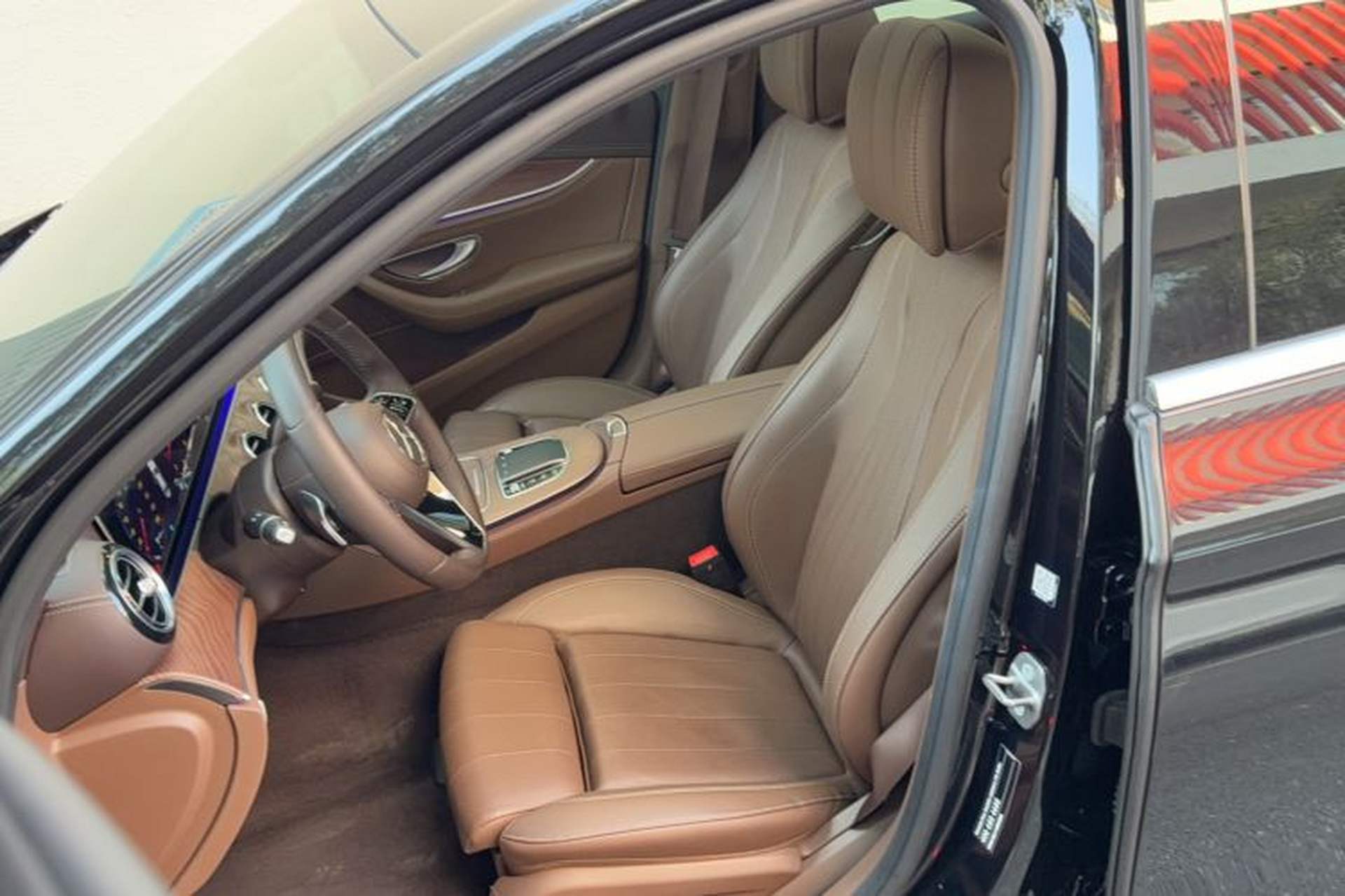 Used Mercedes-Benz E-Class 2022 Second Facelift E 300 L Fashion Edition Left Front Seat