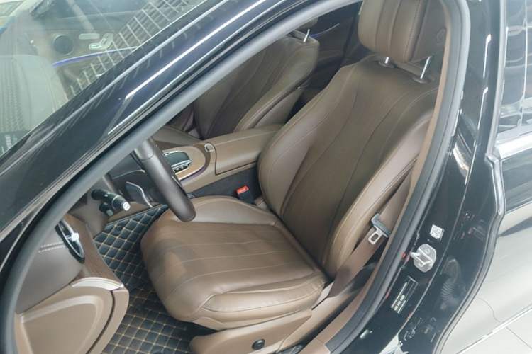 Used Mercedes-Benz E-Class 2022 Revised Version E 300 L Fashion Edition Left Front Seat