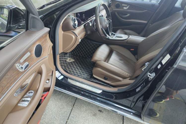 Used Mercedes-Benz E-Class 2022 Second Facelift E 300 L Fashion Edition Left Front Seat