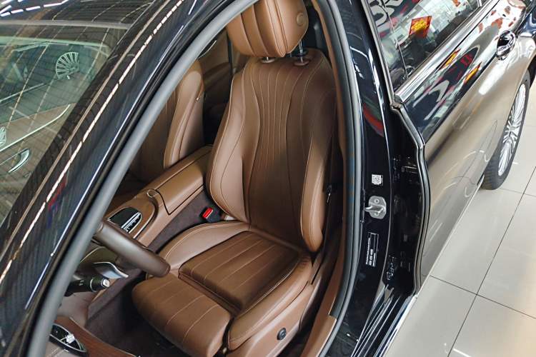 Used Mercedes-Benz E-Class 2022 Updated E 300 L Stylish Edition Left Front Seat