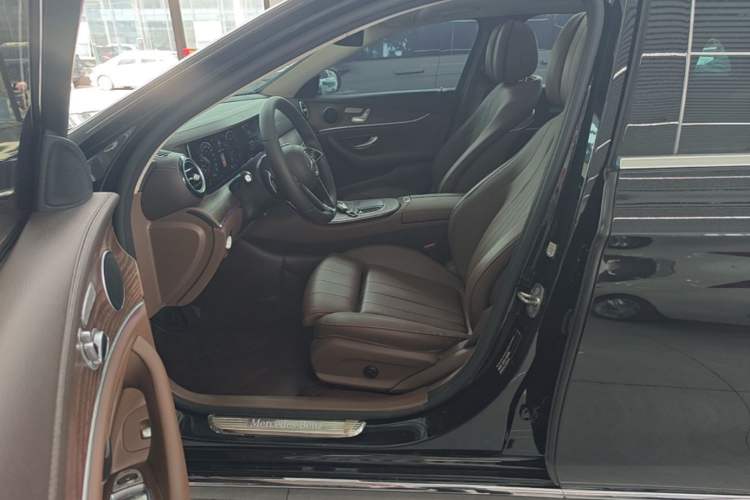 Used Mercedes-Benz E-Class 2022 Second Facelift E 300 L Fashion Edition Left Front Seat