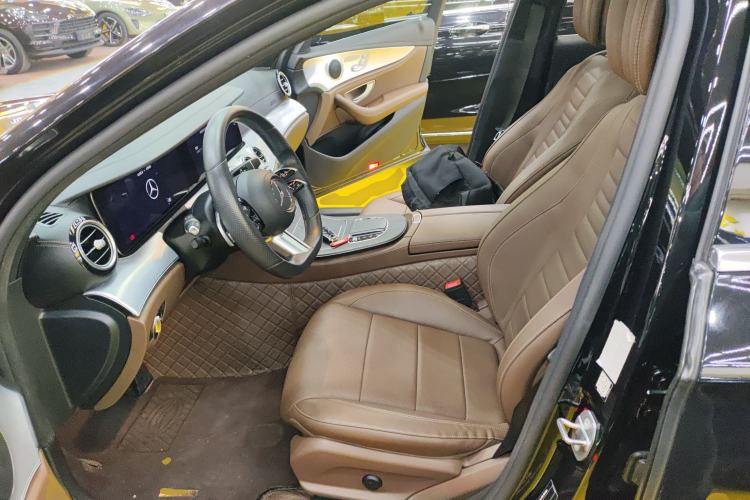 Used Mercedes-Benz E-Class 2022 Revised Version E 300 L Sporty and Stylish Edition Left Front Seat