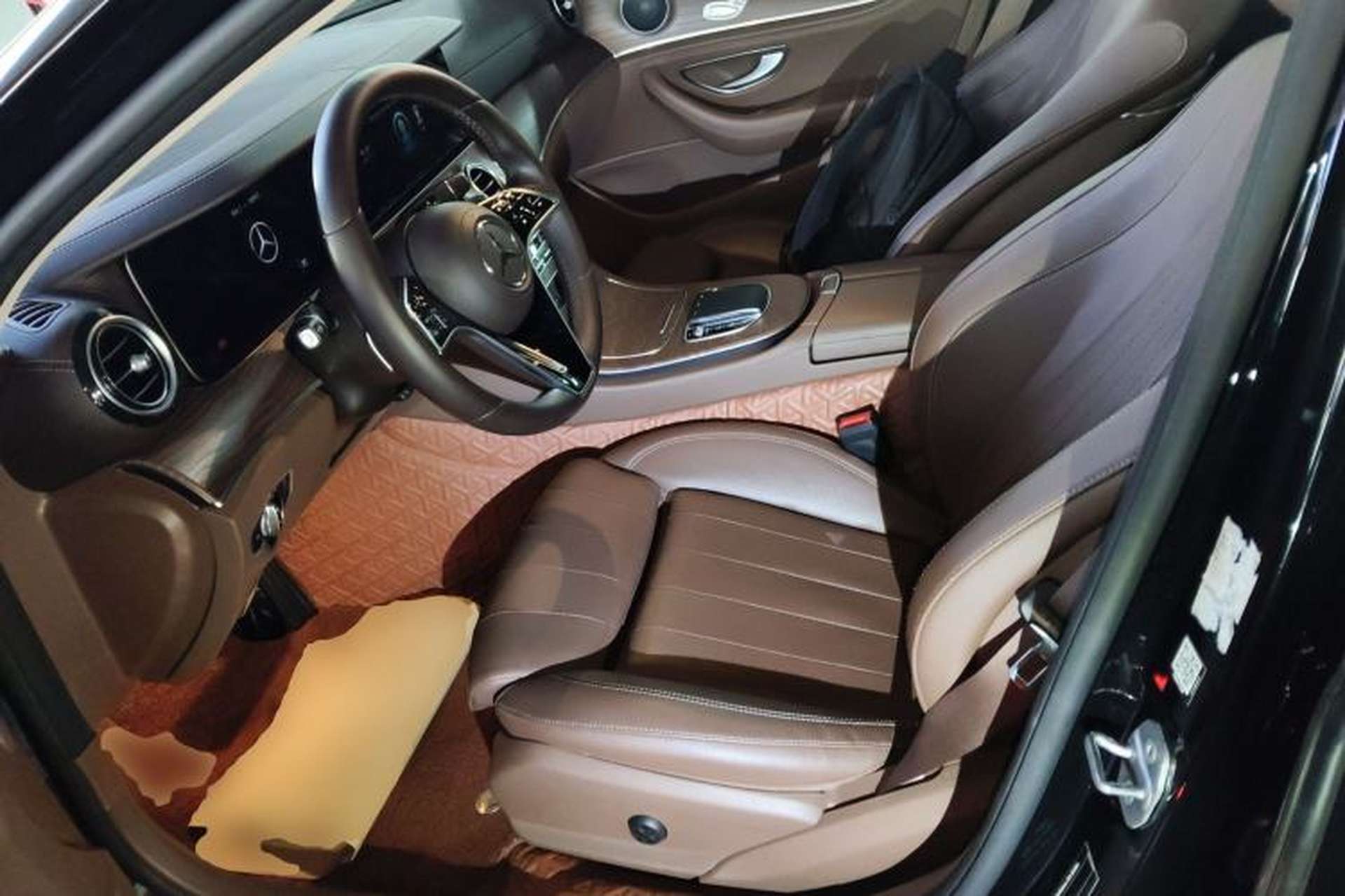 Used Mercedes-Benz E-Class 2022 Second Facelift E 300 L Fashion Edition Left Front Seat