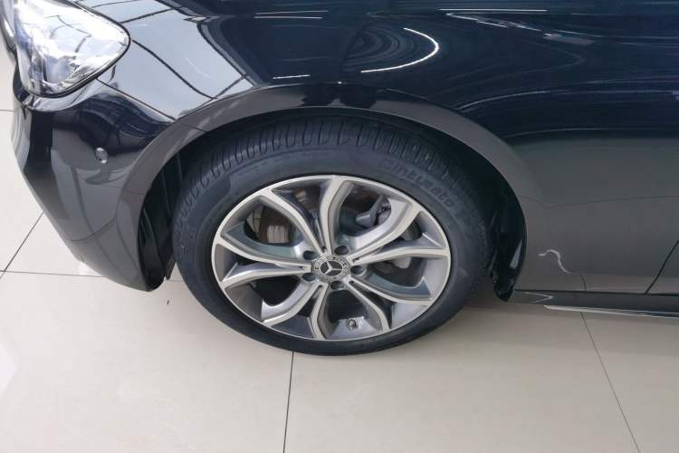 Used Mercedes-Benz E-Class 2022 Second Facelift E 300 L Sport Luxury Edition Left Front Wheel Hub