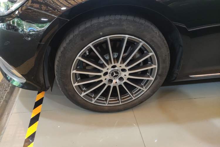 Used Mercedes-Benz E-Class 2022 E 260 L Left Front Wheel Hub