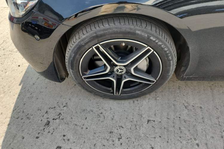 Used Mercedes-Benz E-Class 2022 E 300 Stylish Sports Edition Left Front Wheel Hub