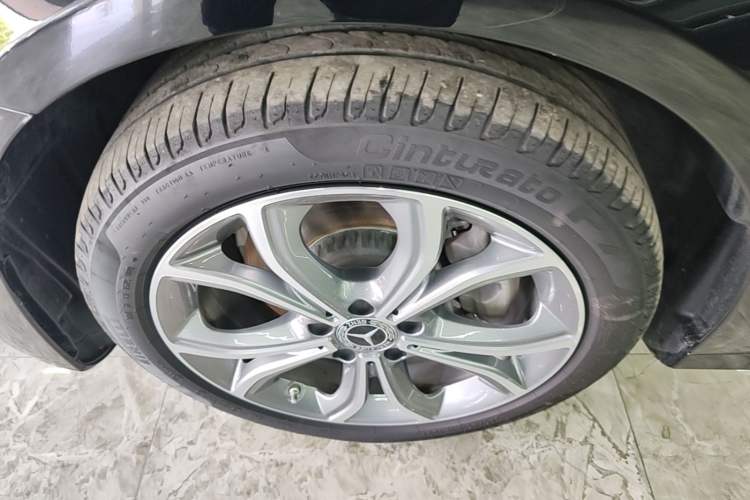 Used Mercedes-Benz E-Class 2022 Second Facelift E 300 L Sporty and Stylish Edition Left Front Wheel Hub
