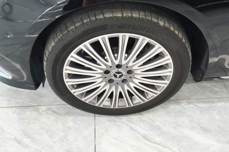 Used Mercedes-Benz E-Class 2022 Revised Version E 300 L Luxury Edition Left Front Wheel Hub