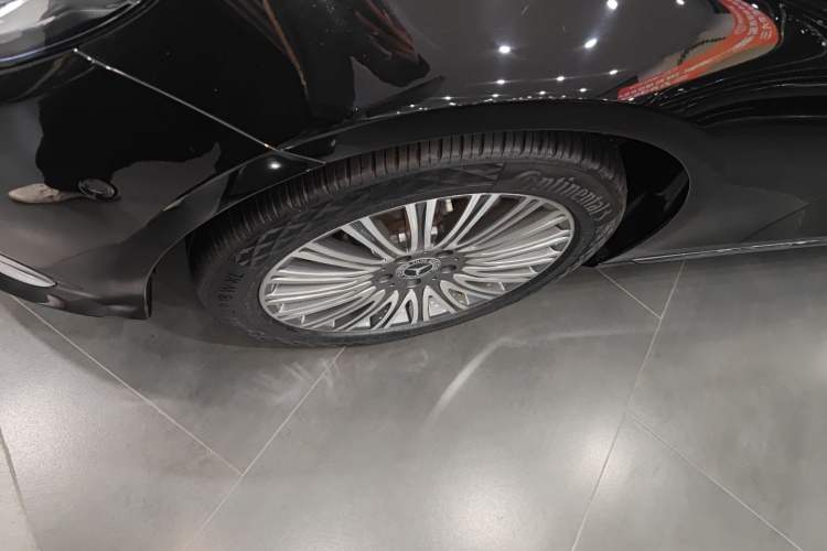 Used Mercedes-Benz E-Class 2022 Updated E 300 L Luxury Edition Left Front Wheel Hub