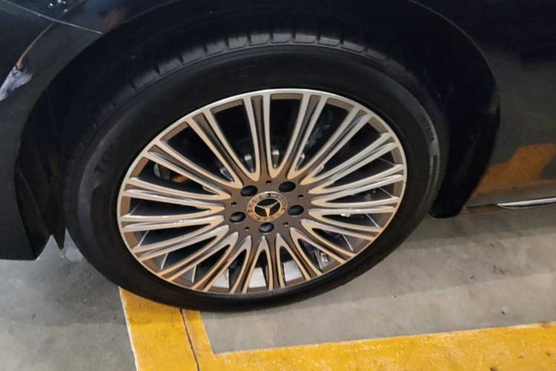 Used Mercedes-Benz E-Class 2022 Revised Version E 300 L Luxury Edition Left Front Wheel Hub