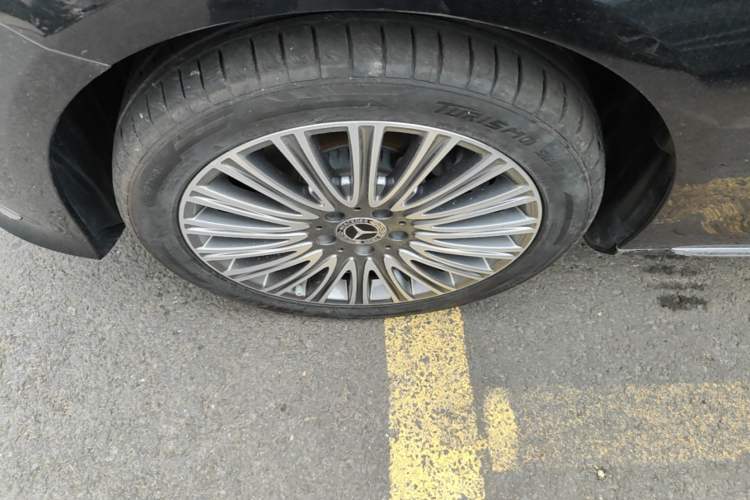 Used Mercedes-Benz E-Class 2022 Revised Version E 300 L Fashion Edition Left Front Wheel Hub