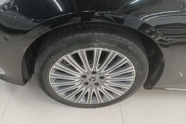 Used Mercedes-Benz E-Class 2022 E 300 L Luxury Model Left Front Wheel Hub