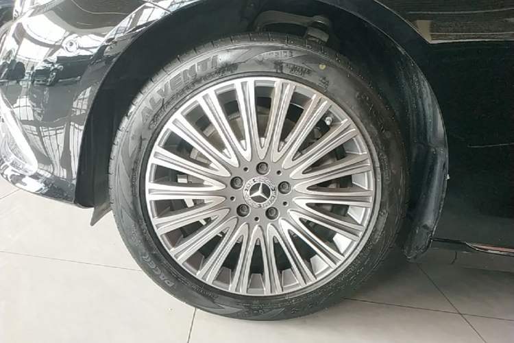 Used Mercedes-Benz E-Class 2022 Revised Version E 300 L Luxury Edition Left Front Wheel Hub