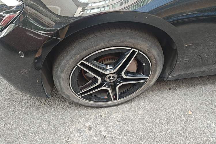 Used Mercedes-Benz E-Class 2022 E 300 Stylish Sports Edition Left Front Wheel Hub