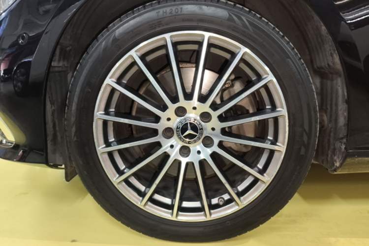 Used Mercedes-Benz E-Class 2022 E 260 L Left Front Wheel Hub