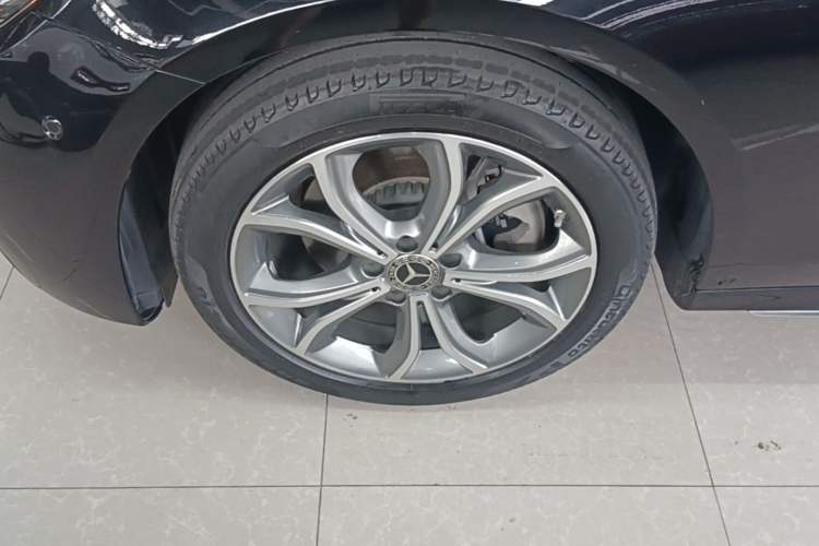 Used Mercedes-Benz E-Class 2022 Second Facelift E 300 L Sport Luxury Edition Left Front Wheel Hub