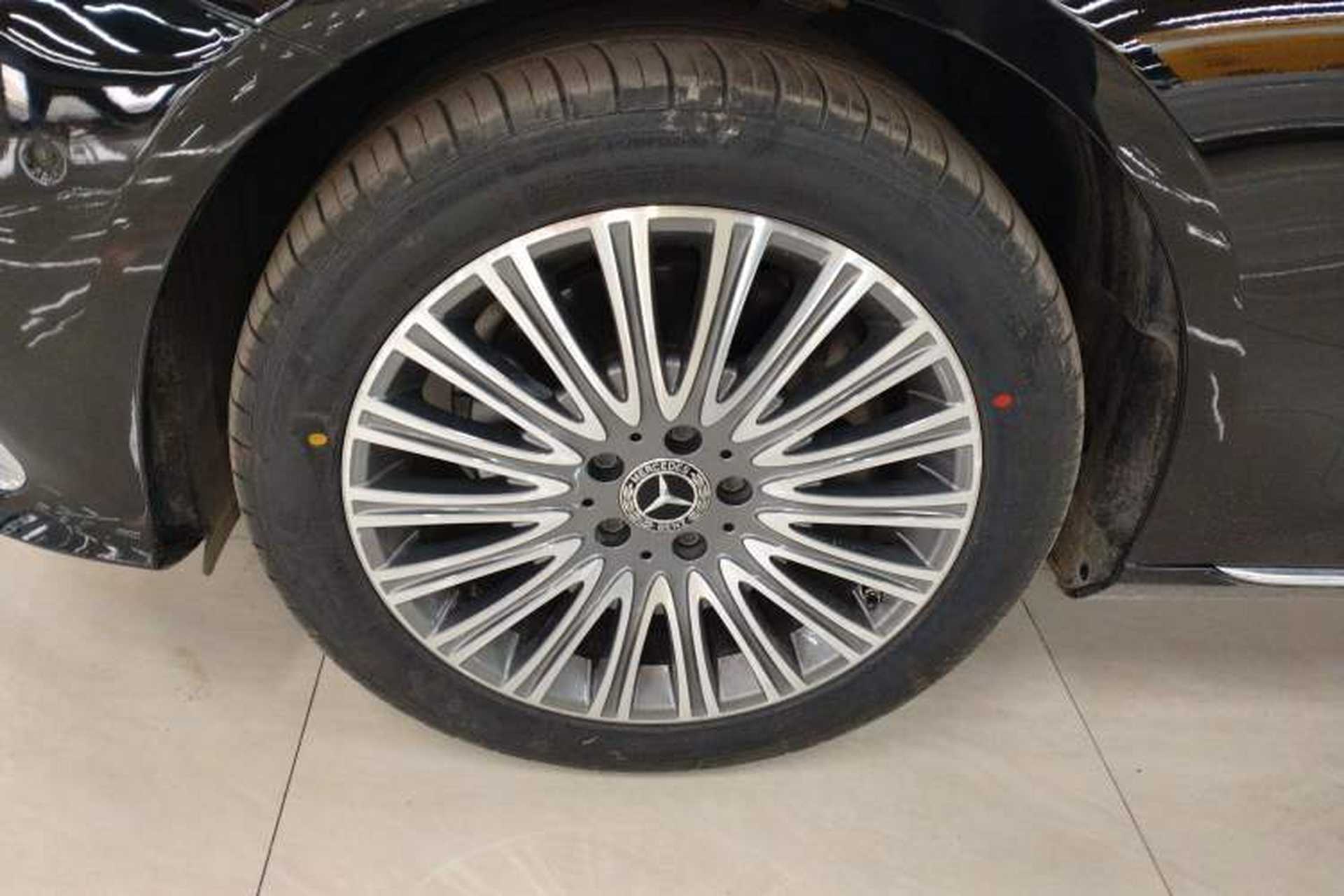 Used Mercedes-Benz E-Class 2022 Updated E 300 L Luxury Edition Left Front Wheel Hub
