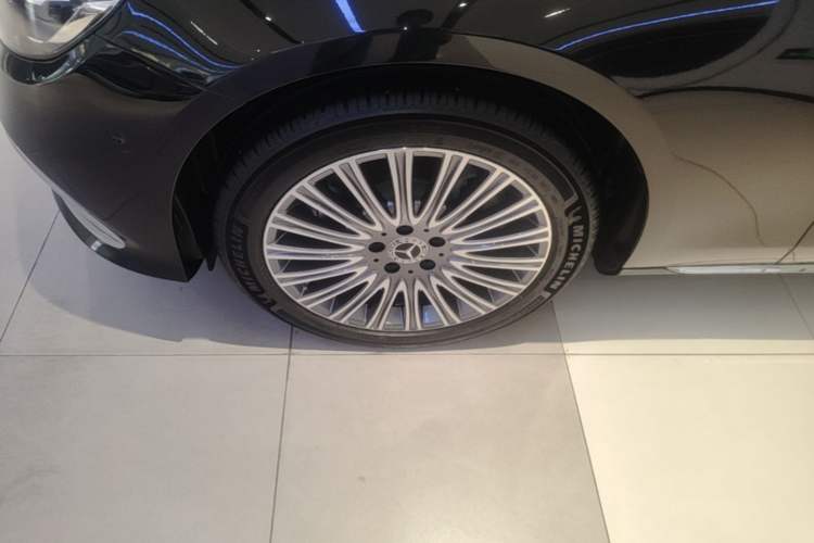 Used Mercedes-Benz E-Class 2022 Revised Version E 300 L Fashion Edition Left Front Wheel Hub