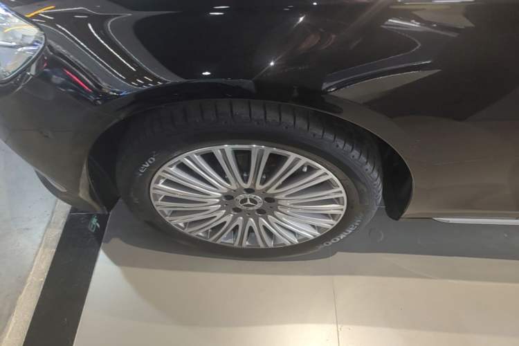 Used Mercedes-Benz E-Class 2022 Revised Version E 300 L Fashion Edition Left Front Wheel Hub