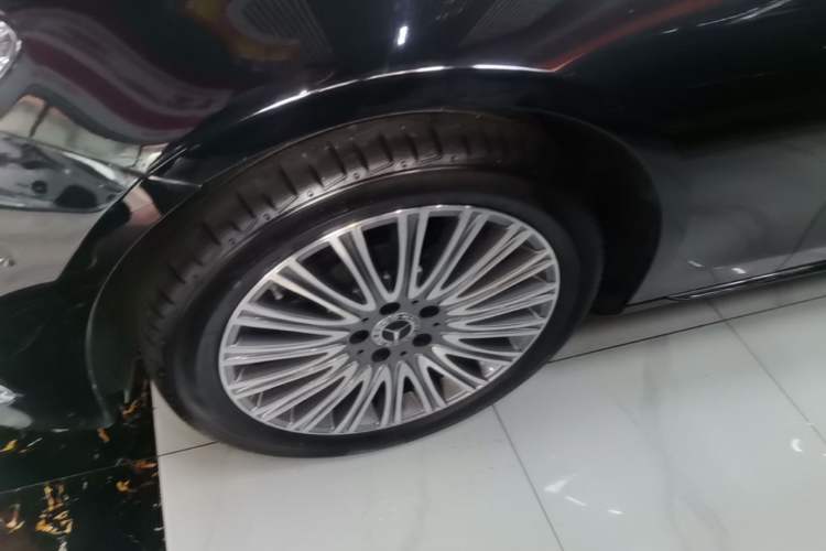 Used Mercedes-Benz E-Class 2022 Second Facelift E 300 L Fashion Edition Left Front Wheel Hub