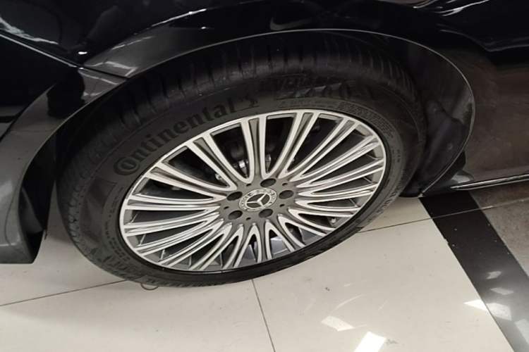 Used Mercedes-Benz E-Class 2022 E 300 L Luxury Model Left Front Wheel Hub